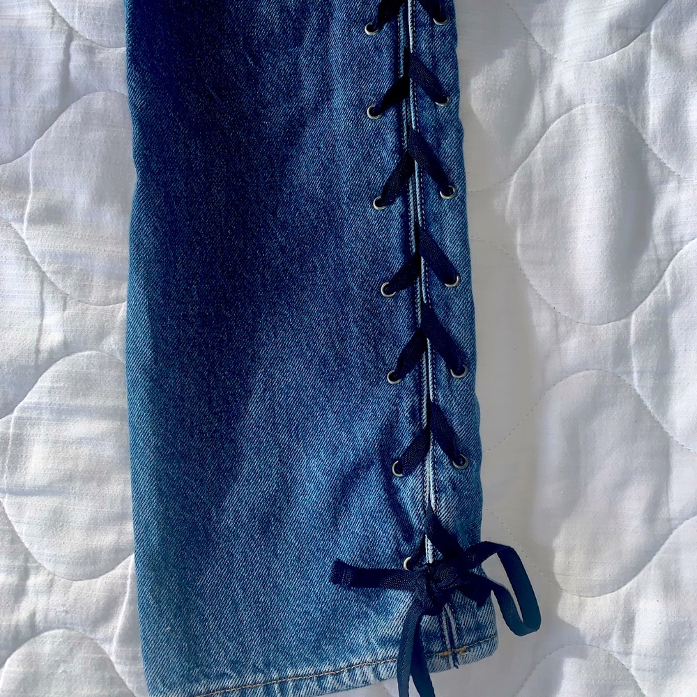 LACE-UP Dark wash High Rise Jeans.